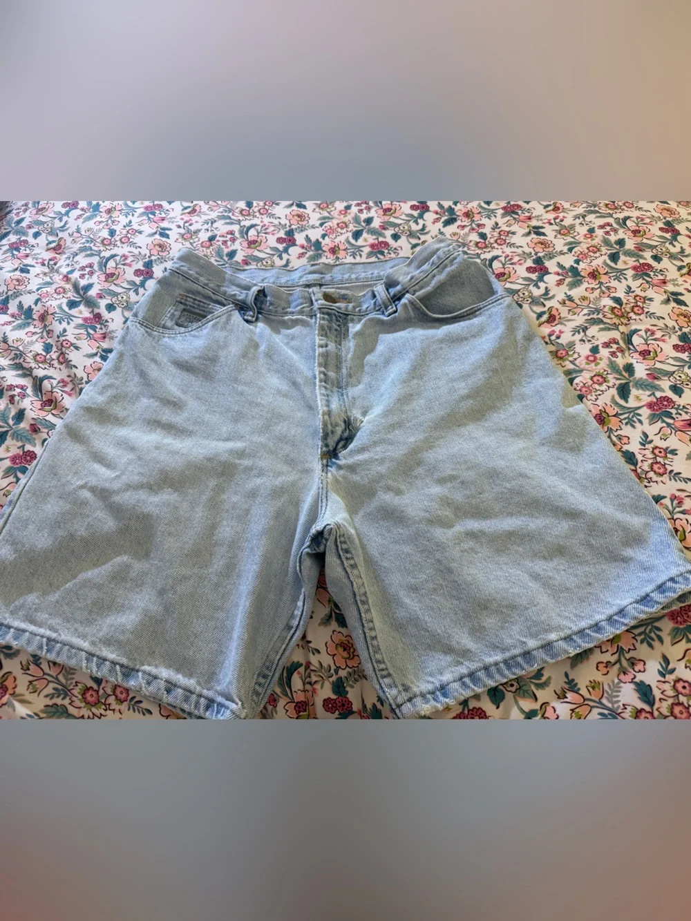 Light Wash Vintage Wrangler Denim Shorts - Women's Casual High-Rise